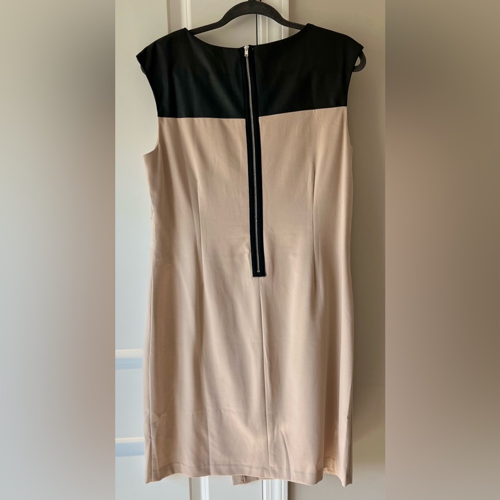 Colorblock Dress - Picture 2 of 8
